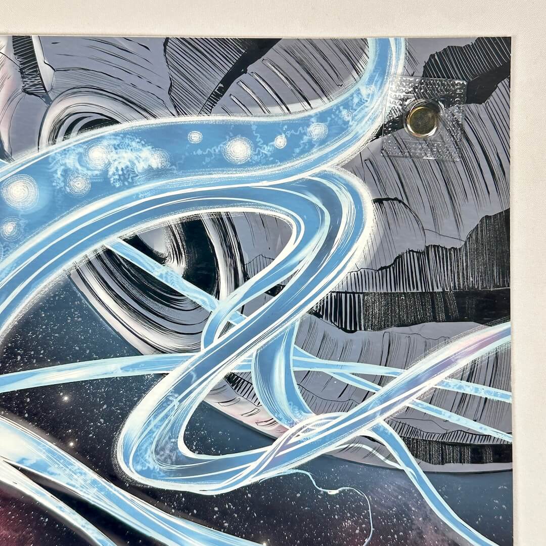 Top right corner of poster showing no damage to corner or edges.
