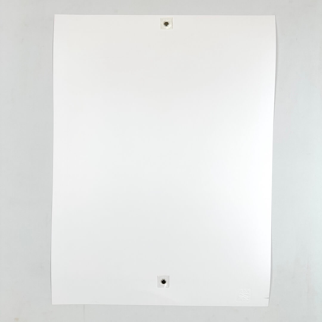 Backside of poster to show an potential damage, which there is none.