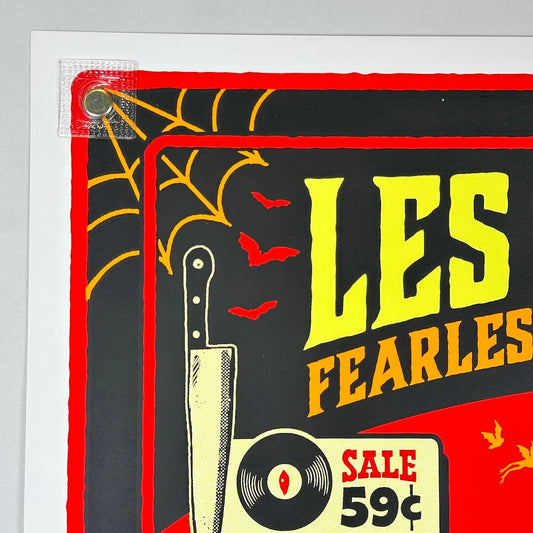 Top left corner in mint condition.