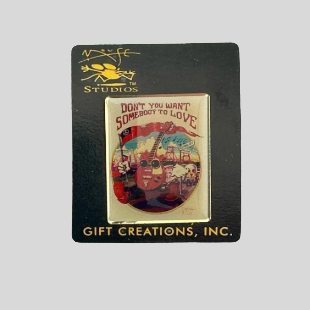 Hard enamel pin with guitar with hands holding flag in front of Golden Gate Bridge.