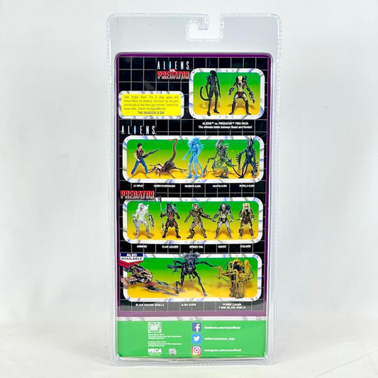 Packaged toy figures with 'Aliens' and 'Predator' branding on a white background