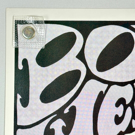 Top left corner of poster with crisp corner and clean edges, thus in mint condition. 