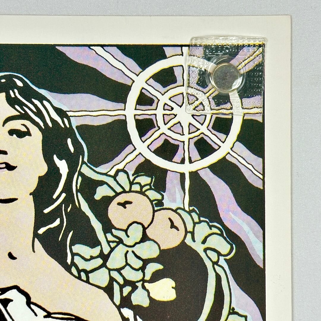 Top right corner of poster with crisp corner and clean edges, thus in mint condition. 
