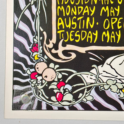 Bottom left corner of poster with crisp corner and clean edges, thus in mint condition. 