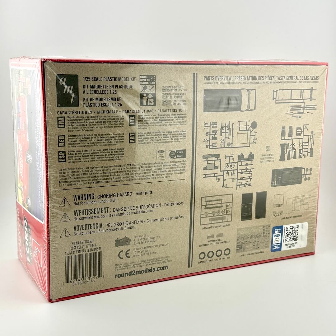 Back view of a model kit packaging with text and diagrams on a white background