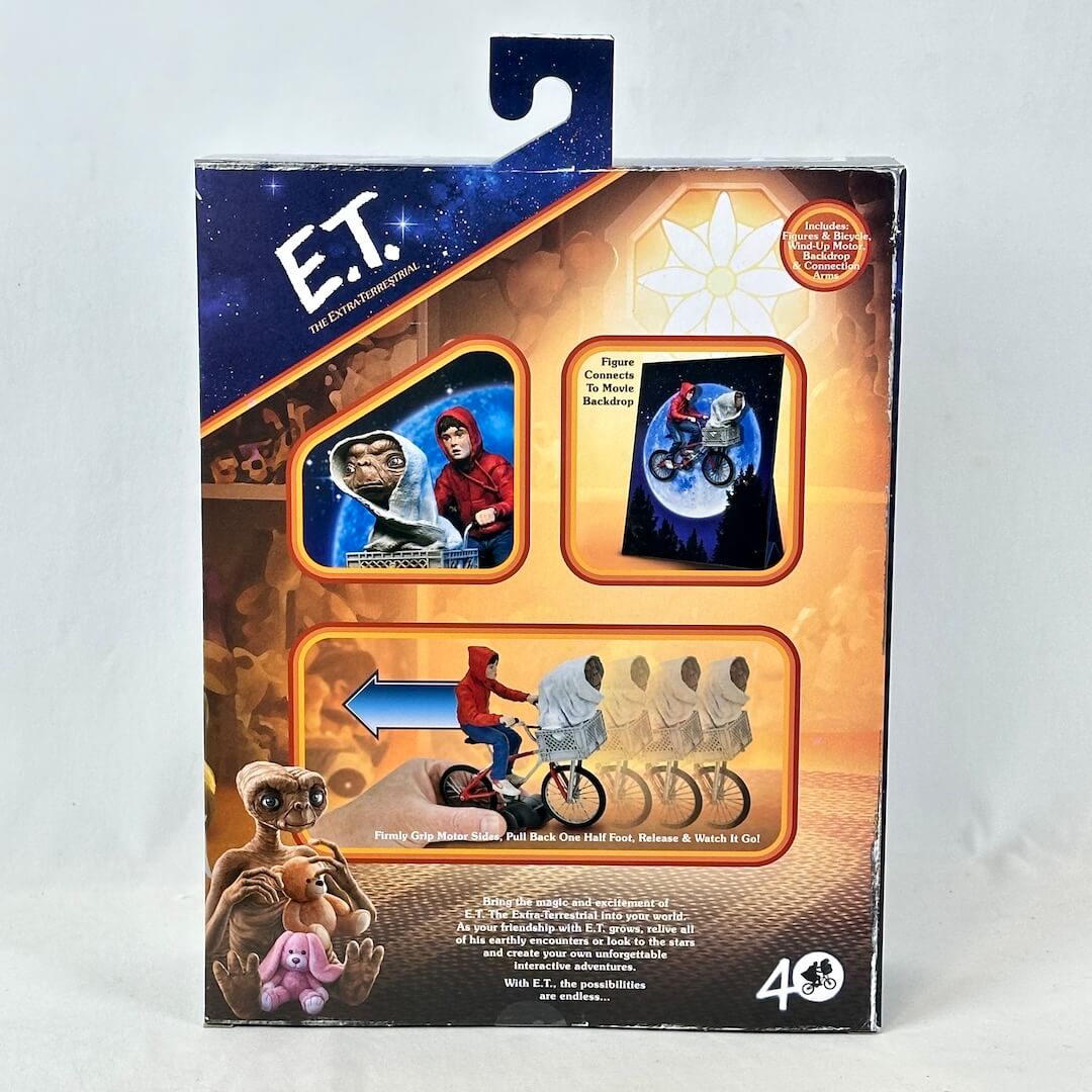 E.T. toy set packaging with images of the toy and text on a white background