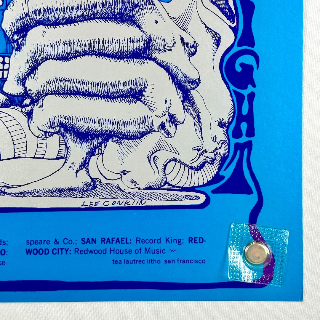 Bottom right corner of poster in excellent condition. Slight bend in corner.