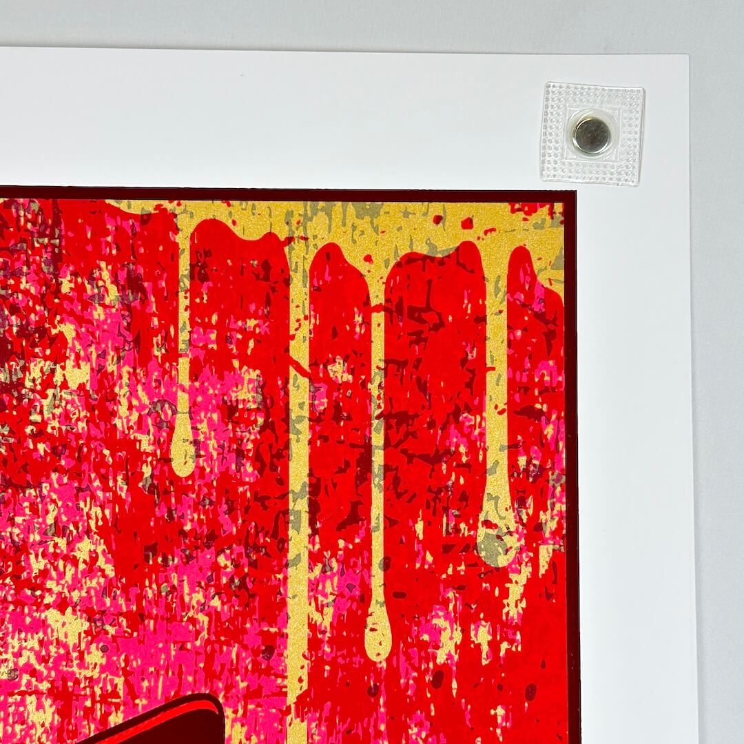 Top right corner with no damage. 