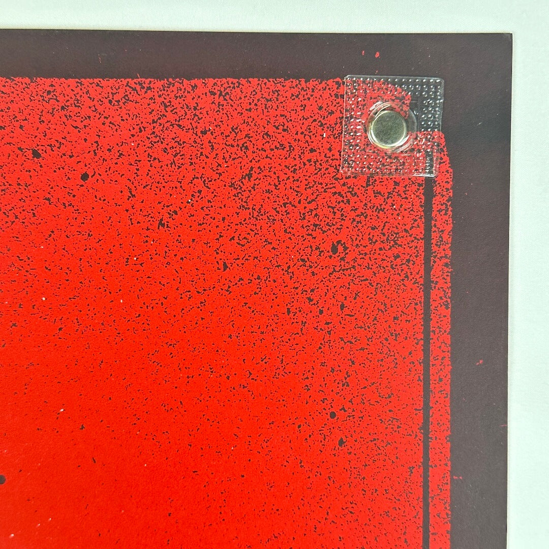 Top right corner showing no damage to corner or edges of poster. 