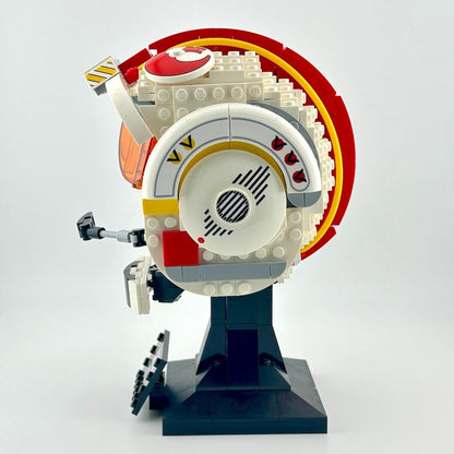 LEGO Star Wars Luke Skywalker helmet on a white background
