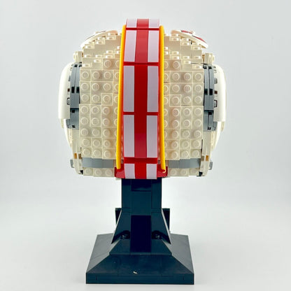 LEGO Star Wars Luke Skywalker helmet on a white background