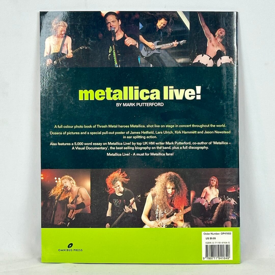 Book cover of 'Metallica Live!' by Mark Putterford with band members on stage.