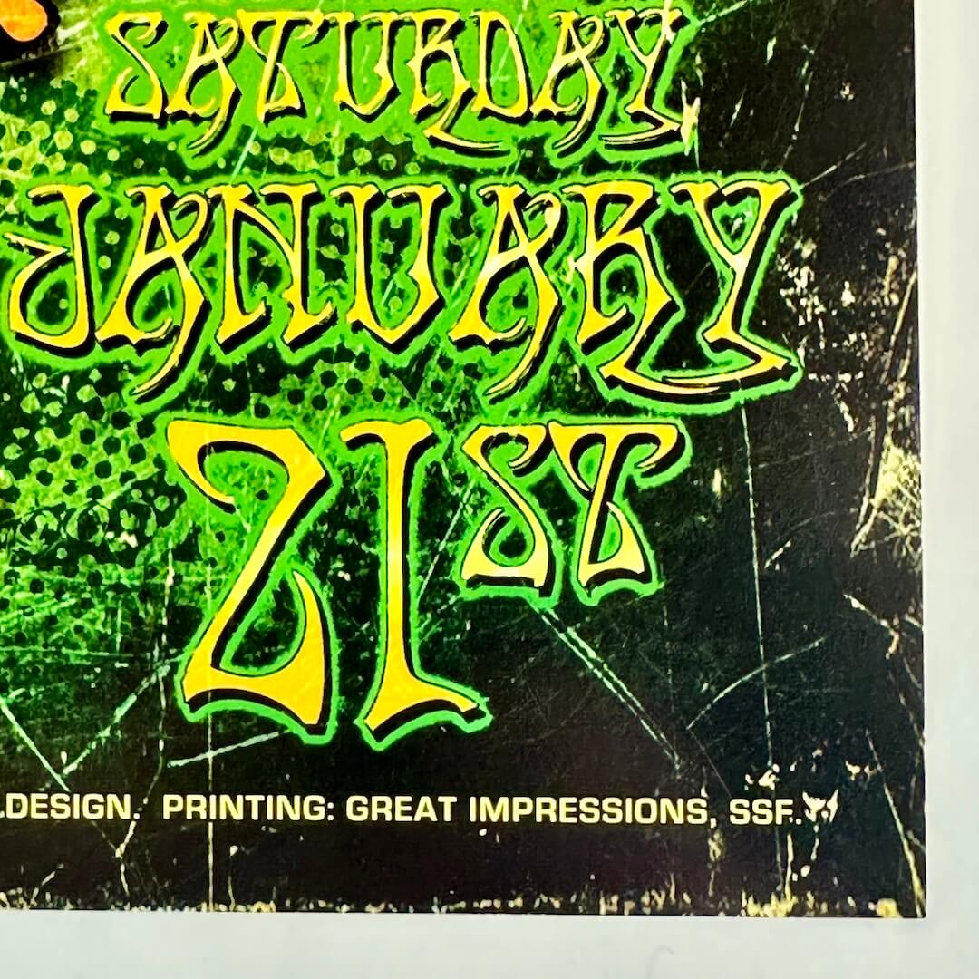 Bottom right corner in perfect condition. 