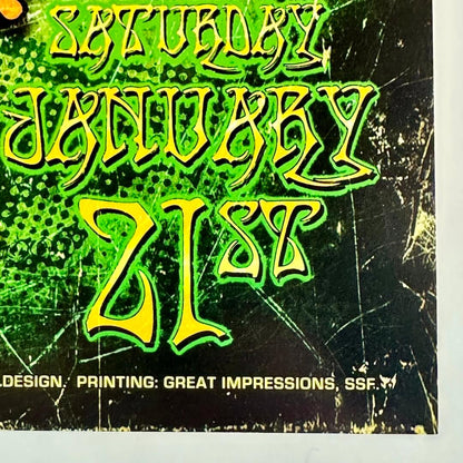 Bottom right corner in perfect condition. 