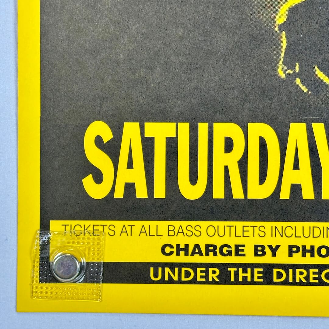 Bottom left corner in perfect condition. 