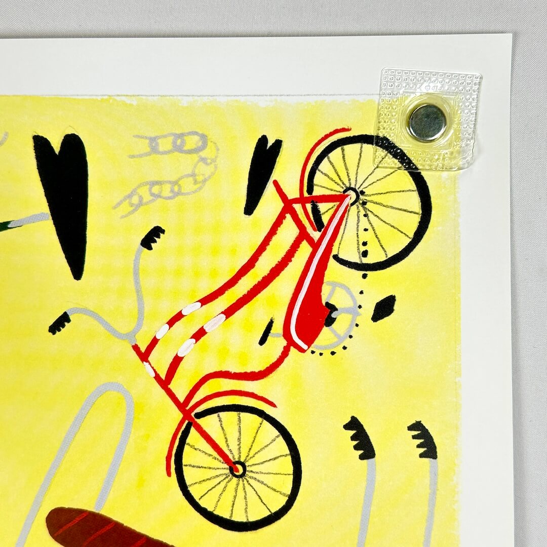 Top right corner of poster with no visible damage. 