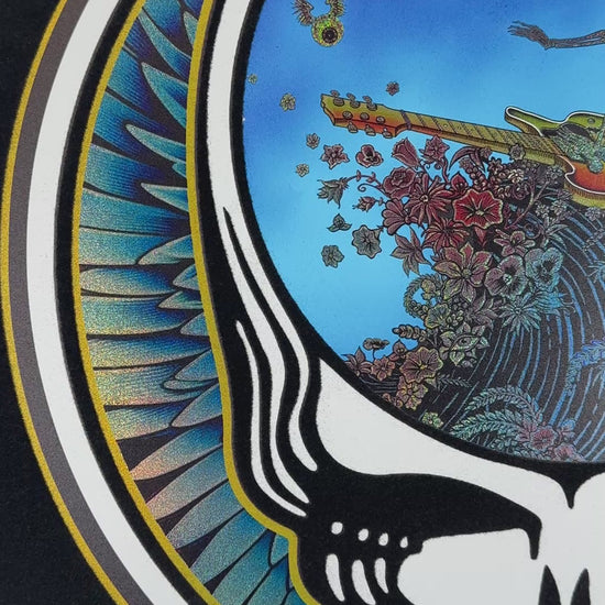 Panning video over poster to show foiil detailing. 